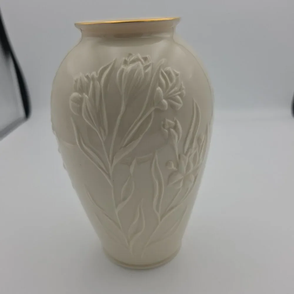 Lenox 8 in Ivory Porcelain Iris Floral Relief Vase 24K Gold Trim Made in USA
